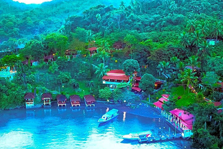Bastianos Lembeh Dive Resort