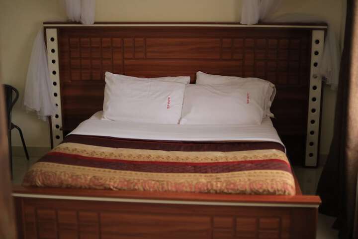 Room 5 of 20