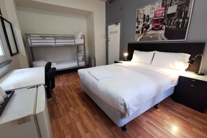 Room 12 of 37