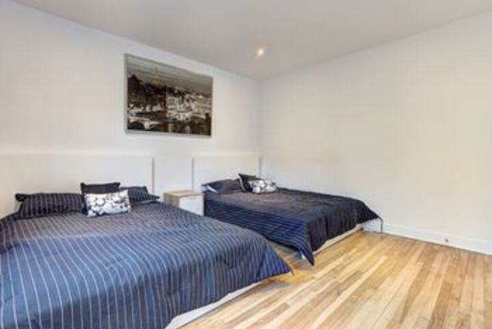 Room 8 of 31