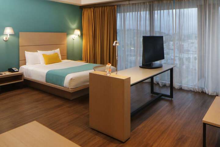 Room 44 of 104