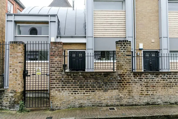 Lovely 1BR Home Located in Farringdon, 2 Guests