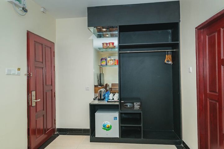 Room 12 of 21