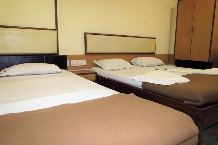 Room 3 of 10