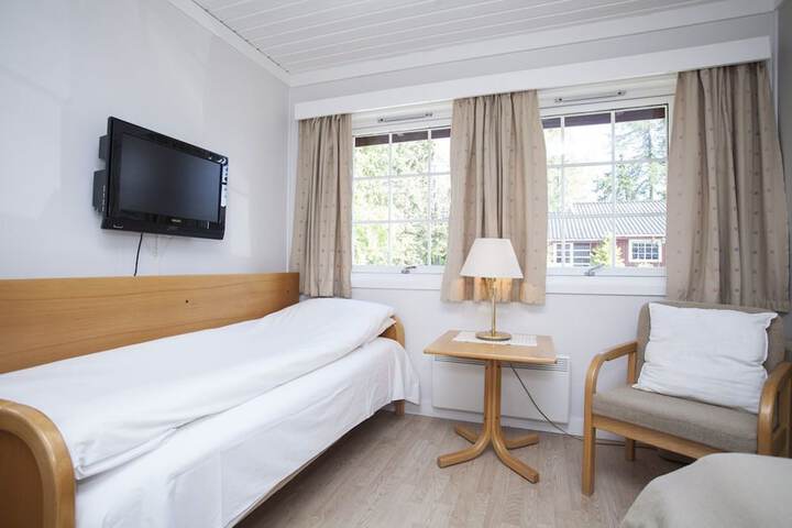 Room 8 of 35