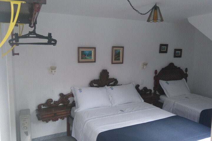 Room 9 of 25