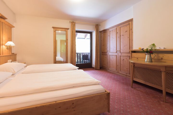 Room 6 of 49