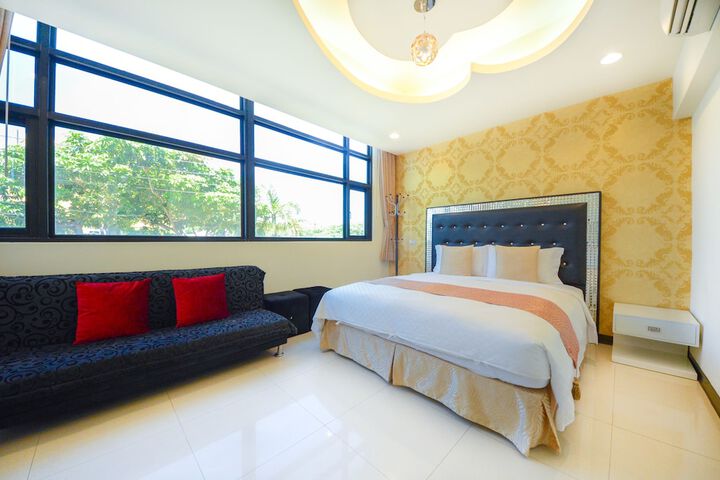 Room 37 of 47