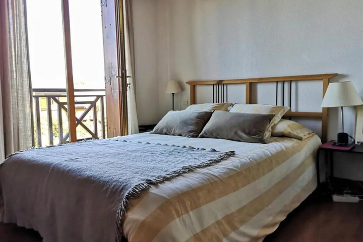 Room 4 of 11