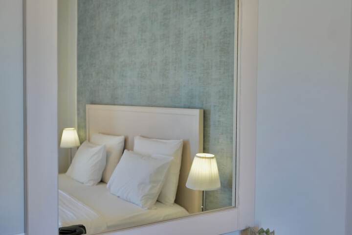 Room 18 of 93