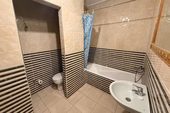 Room 20 of 28
