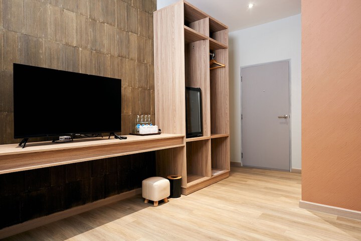 Room 12 of 52
