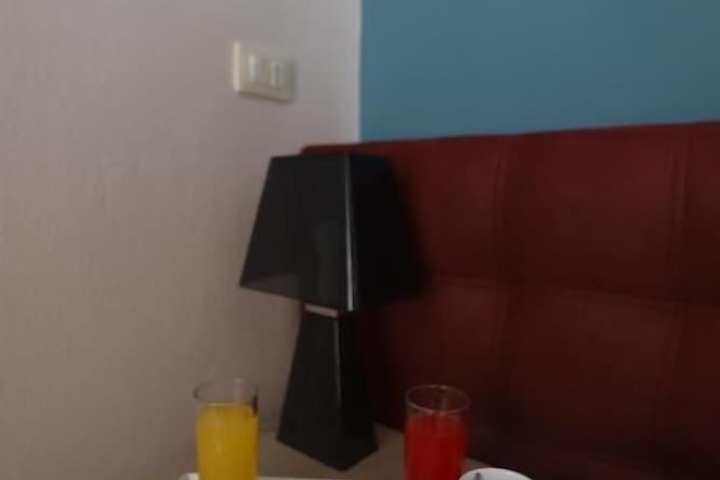 Room 17 of 66