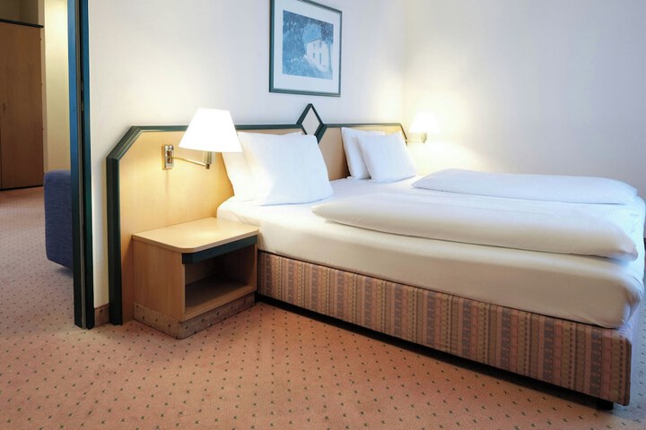 Room 32 of 78