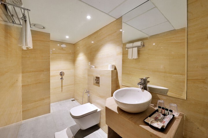 Room 18 of 32