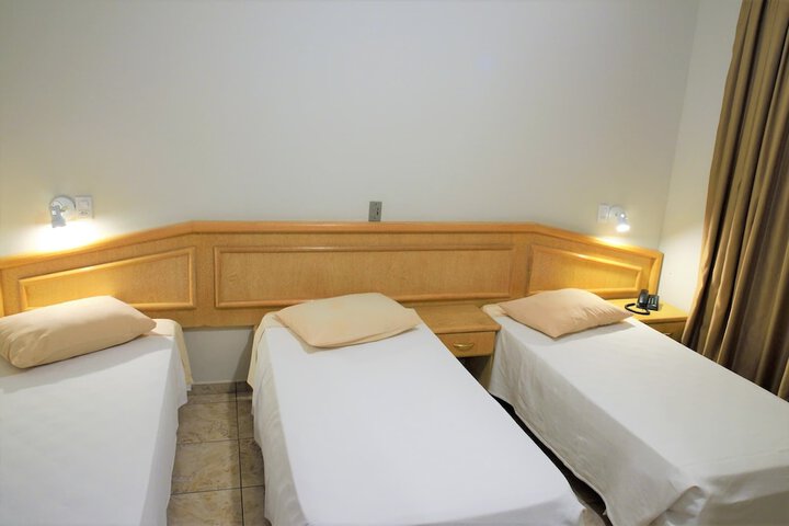 Room 8 of 69