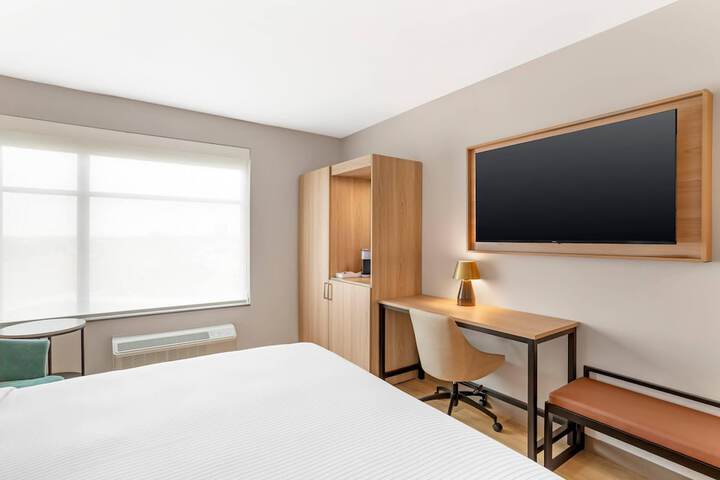 Room 7 of 68
