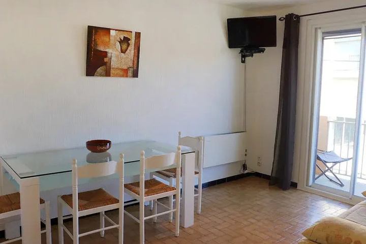 Room 3 of 9