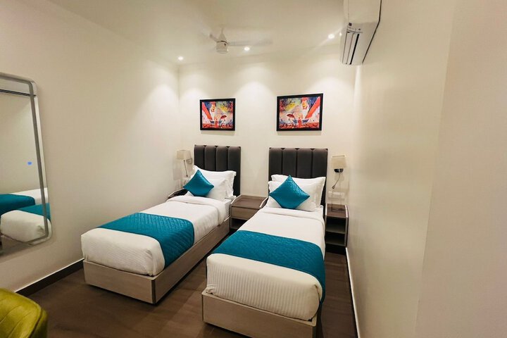 Room 17 of 30