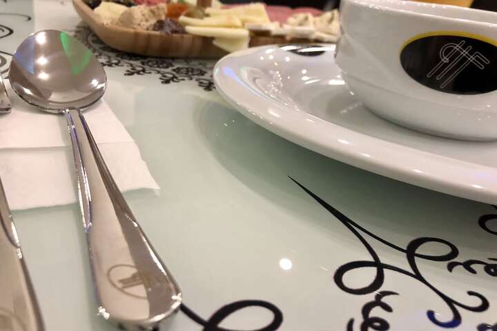 Dining 34 of 51