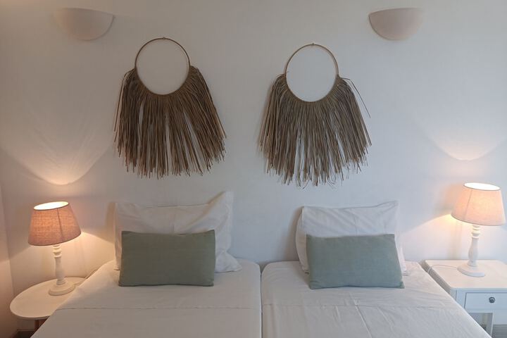 Room 2 of 31