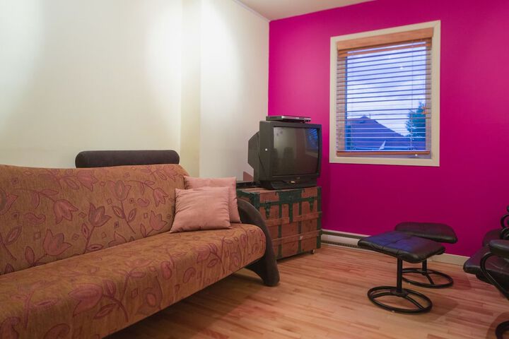 Room 5 of 11