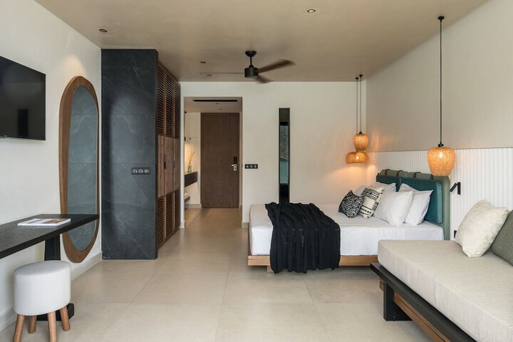Room 46 of 195