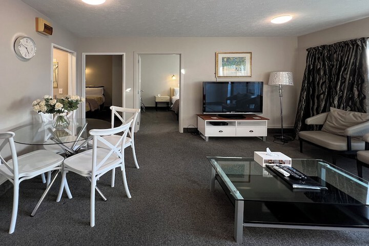 Room 33 of 50
