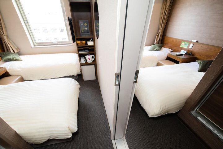 Room 5 of 72