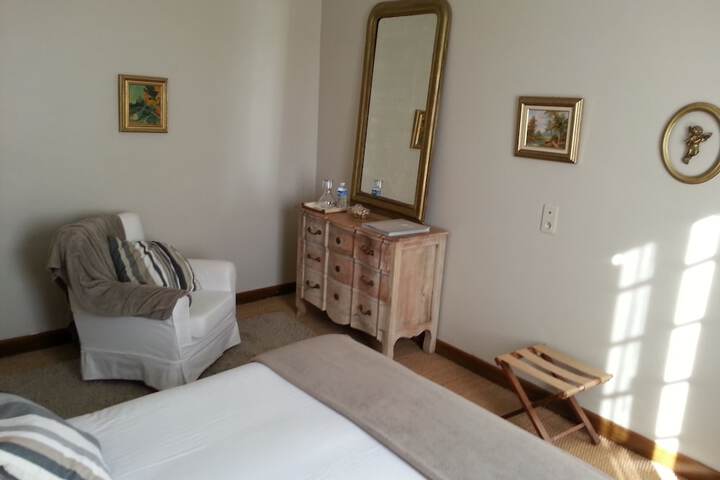 Room 9 of 32