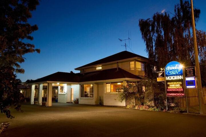 Hotel 65 of 65