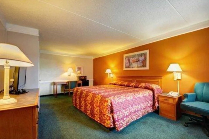 Room 3 of 11