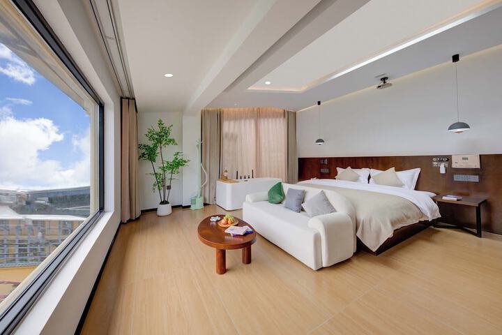 Room 31 of 61