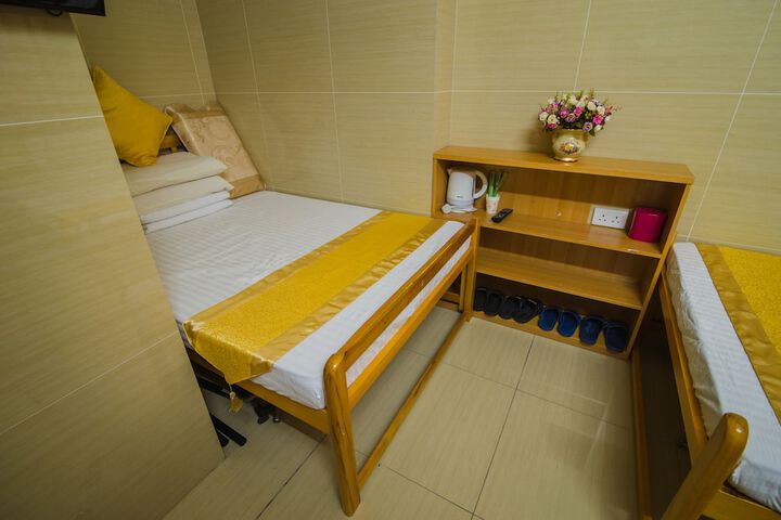 Room 27 of 110