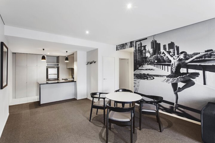 Room 25 of 63
