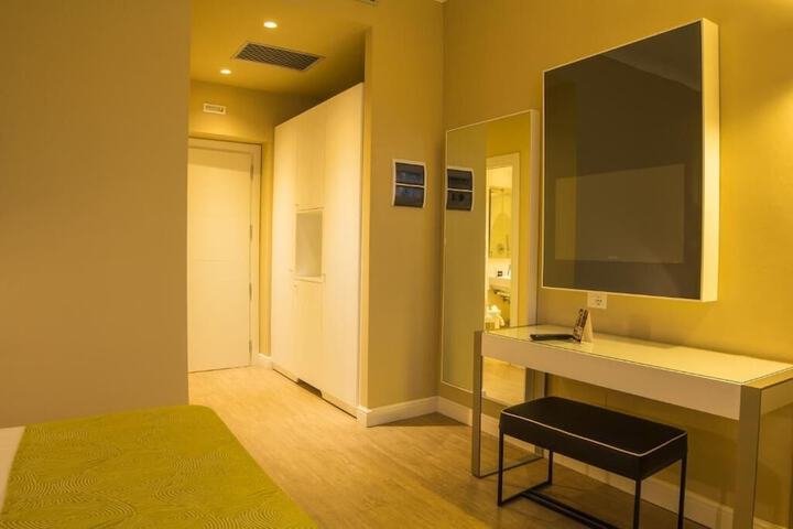 Room 14 of 49