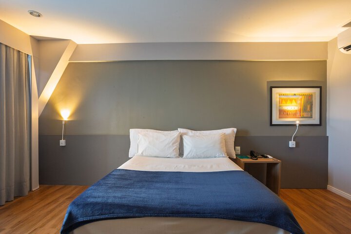 Room 43 of 132