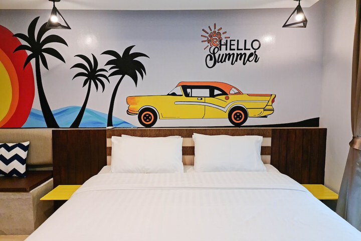 Room 5 of 82
