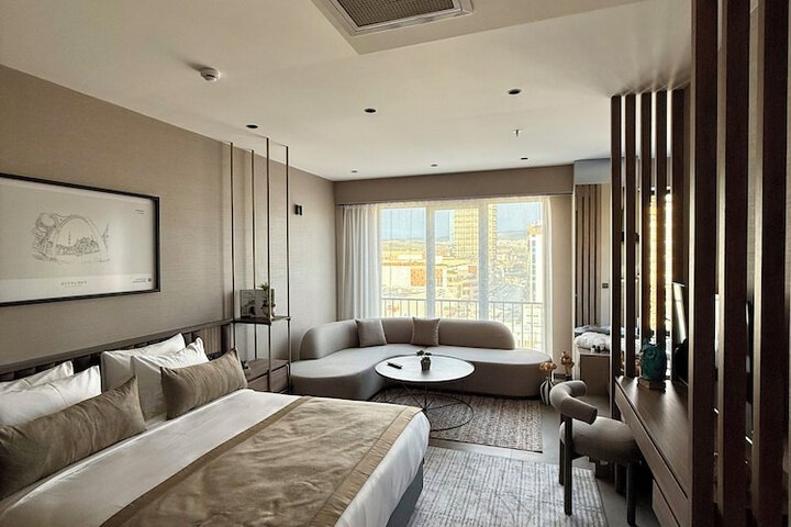 Room 31 of 104