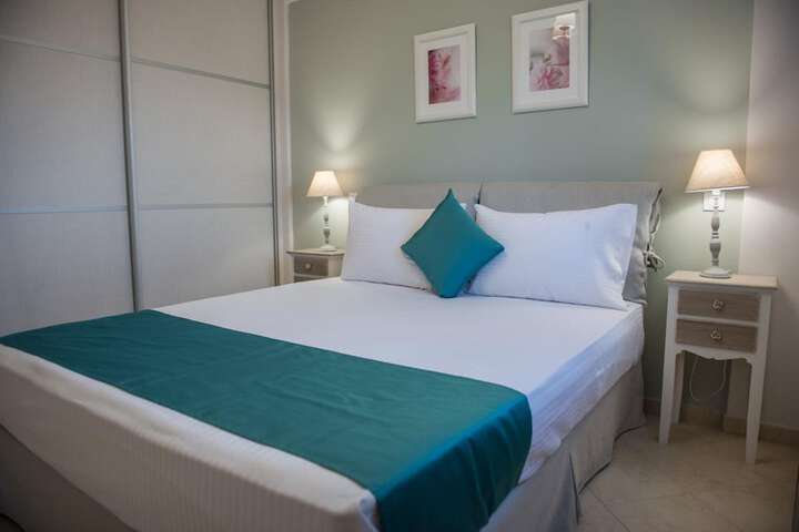Room 8 of 27