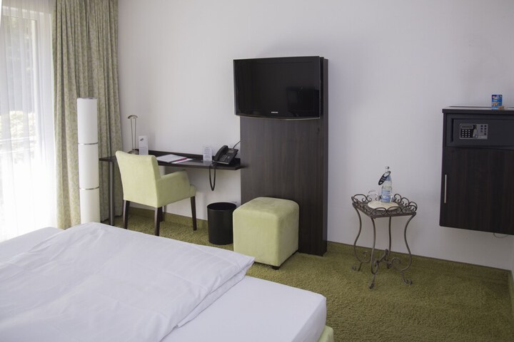 Room 7 of 40