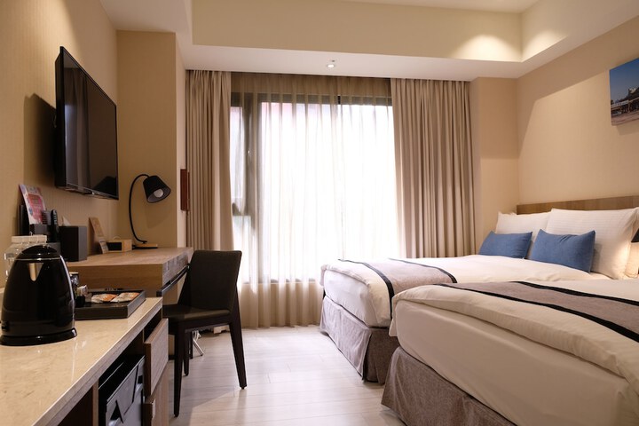 Room 27 of 61