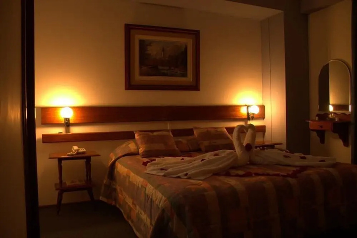 Room 4 of 28