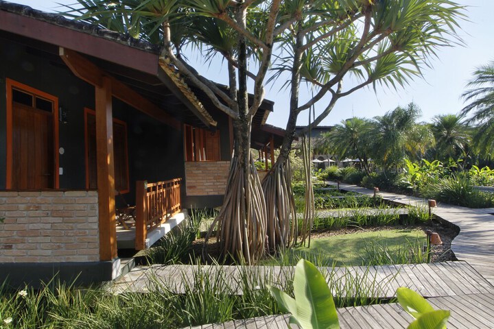 Hotel Exterior 70 of 80