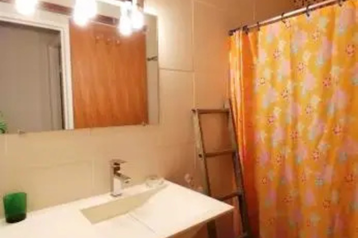 Room 6 of 11