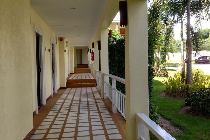 Ballroom/Hall 38 of 60