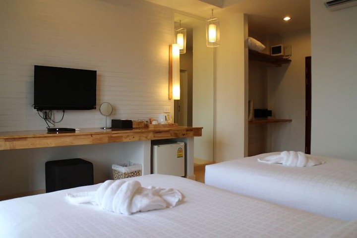 Room 10 of 66