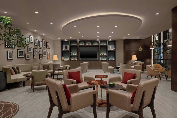 Entrance & Lobby