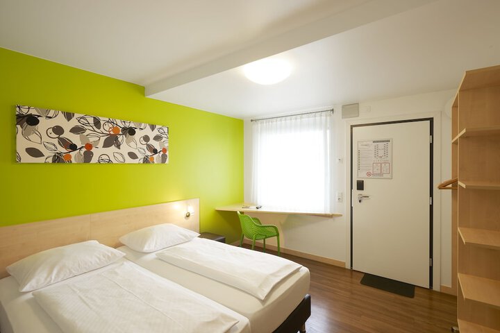 Room 7 of 36