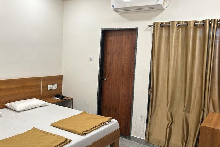 Room 3 of 15